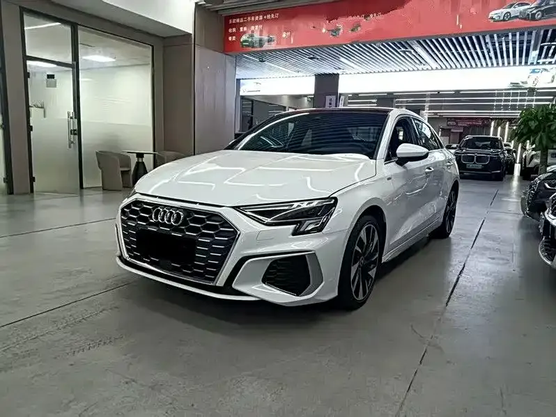Audi A3 — фото 1