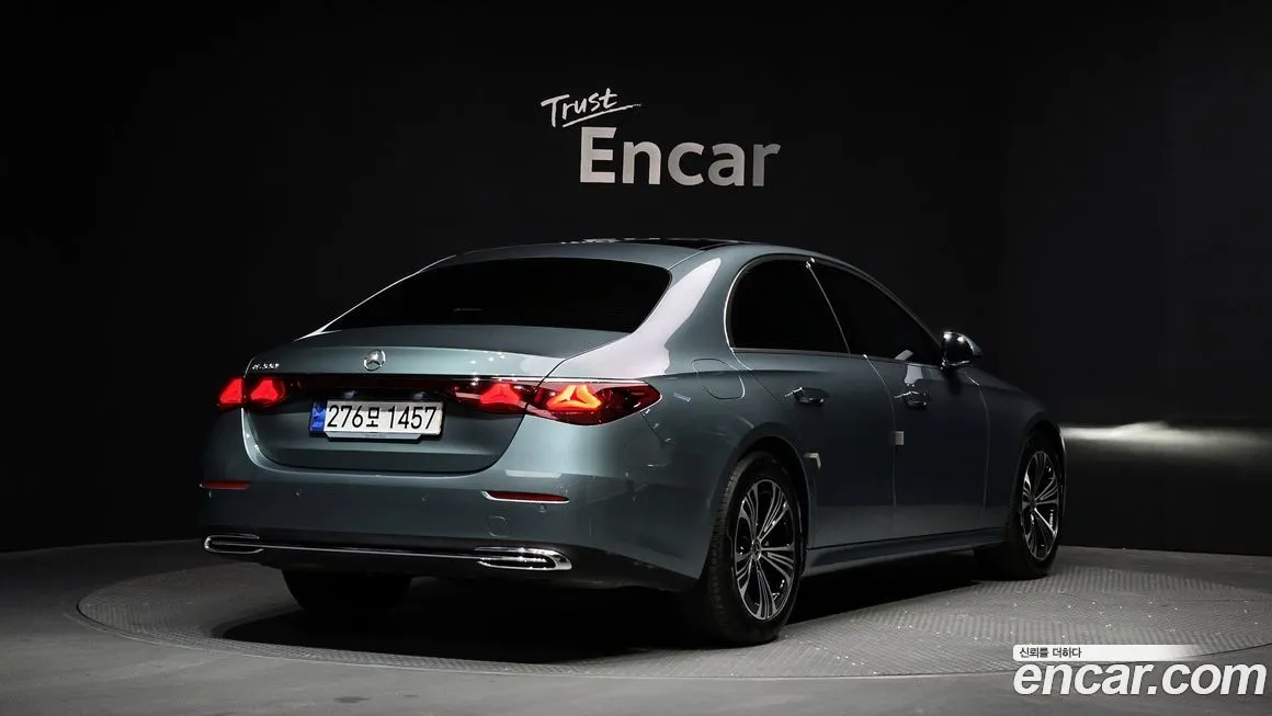 Mercedes-Benz E-Class — фото 4