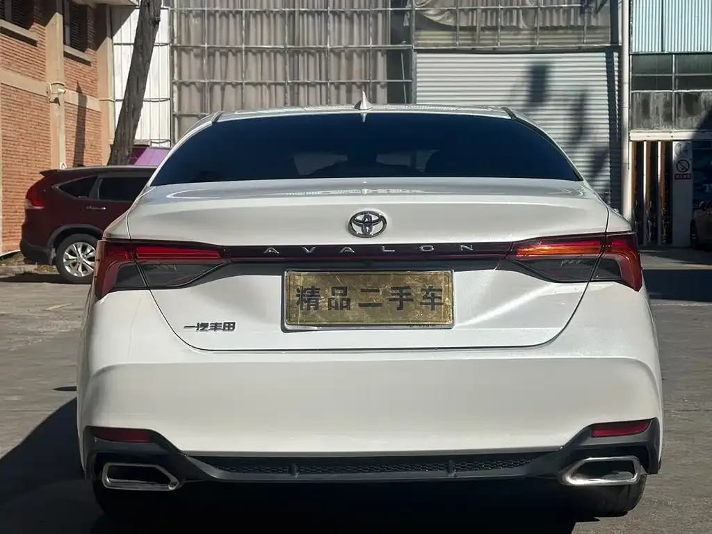 Toyota Avalon — фото 2