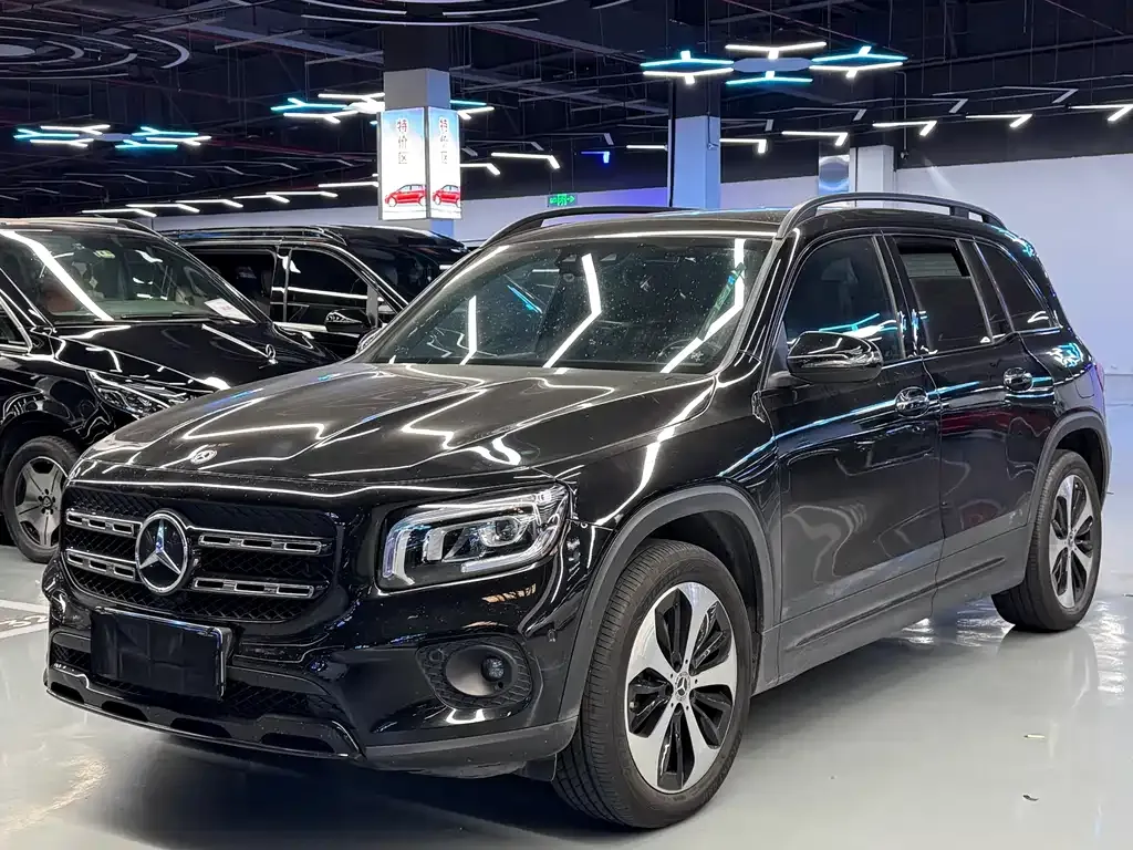 Mercedes-Benz GLB — фото 1