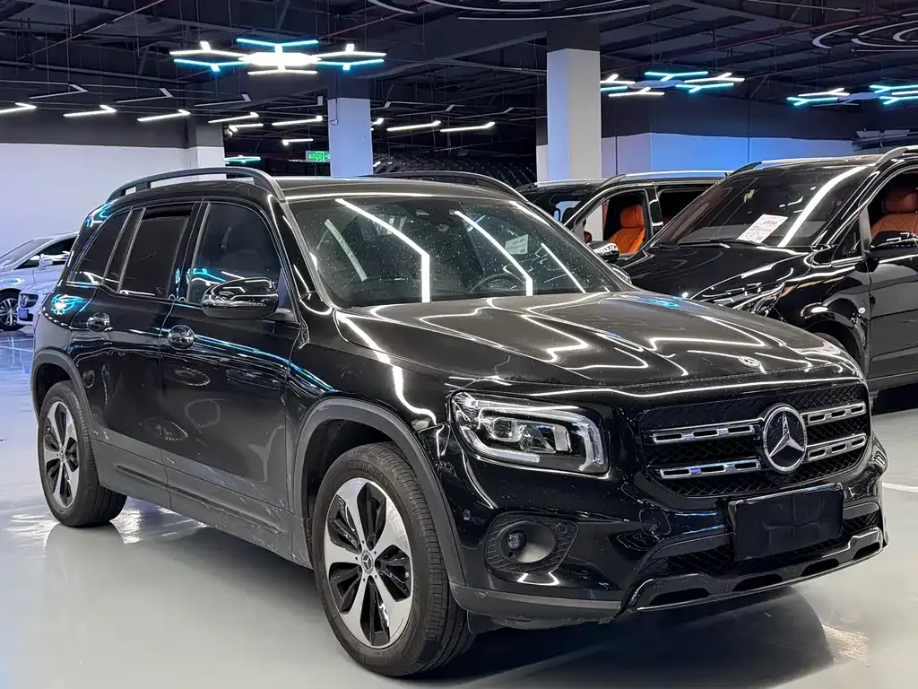Mercedes-Benz GLB — фото 10