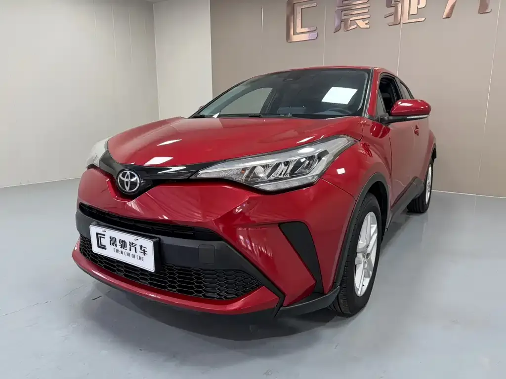 Toyota C-HR — фото 1