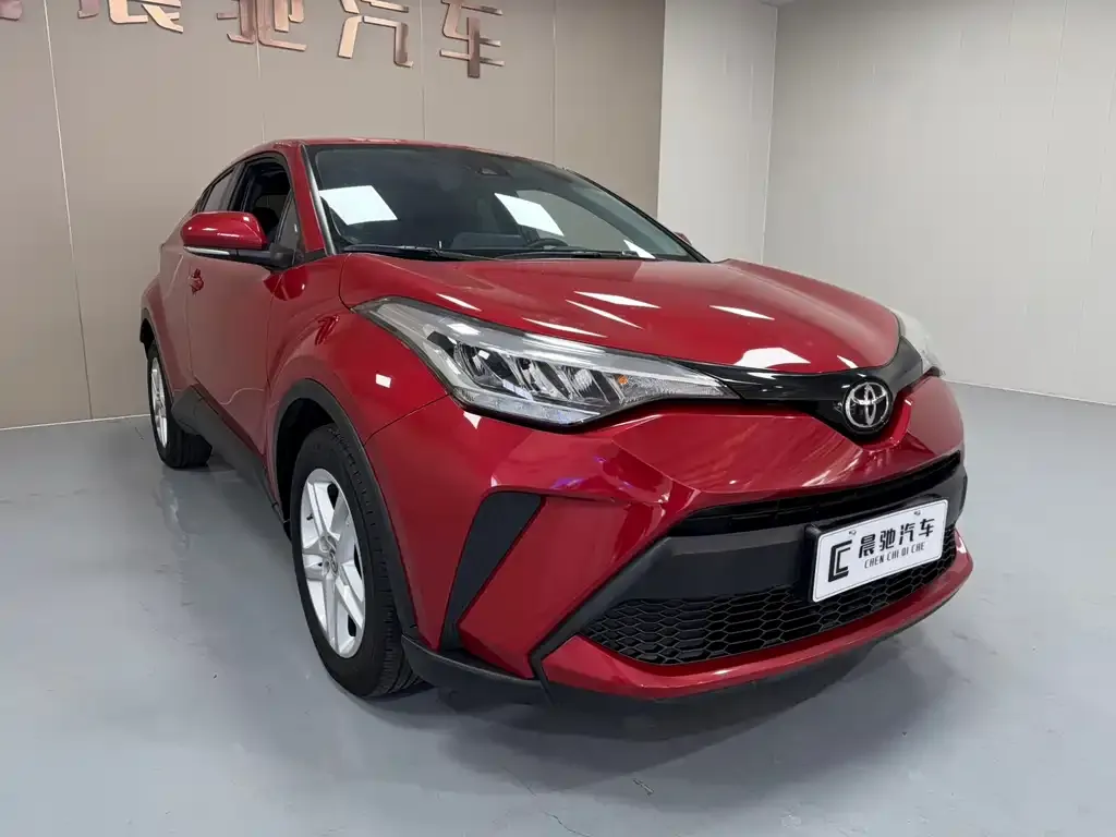 Toyota C-HR — фото 10