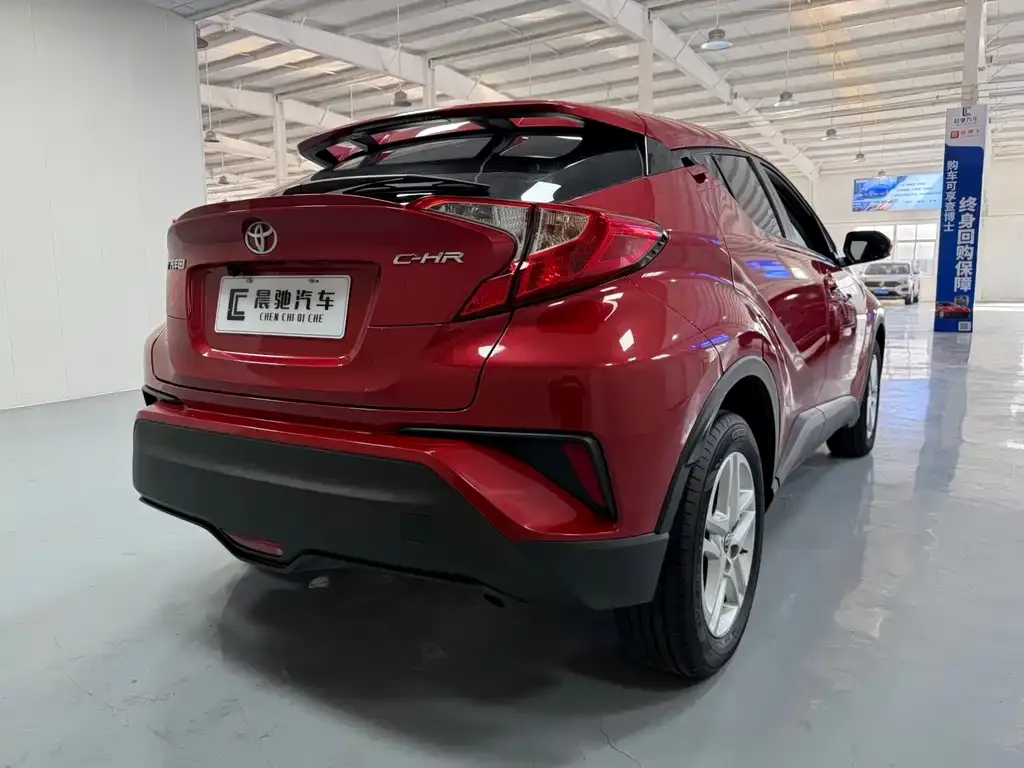 Toyota C-HR — фото 9