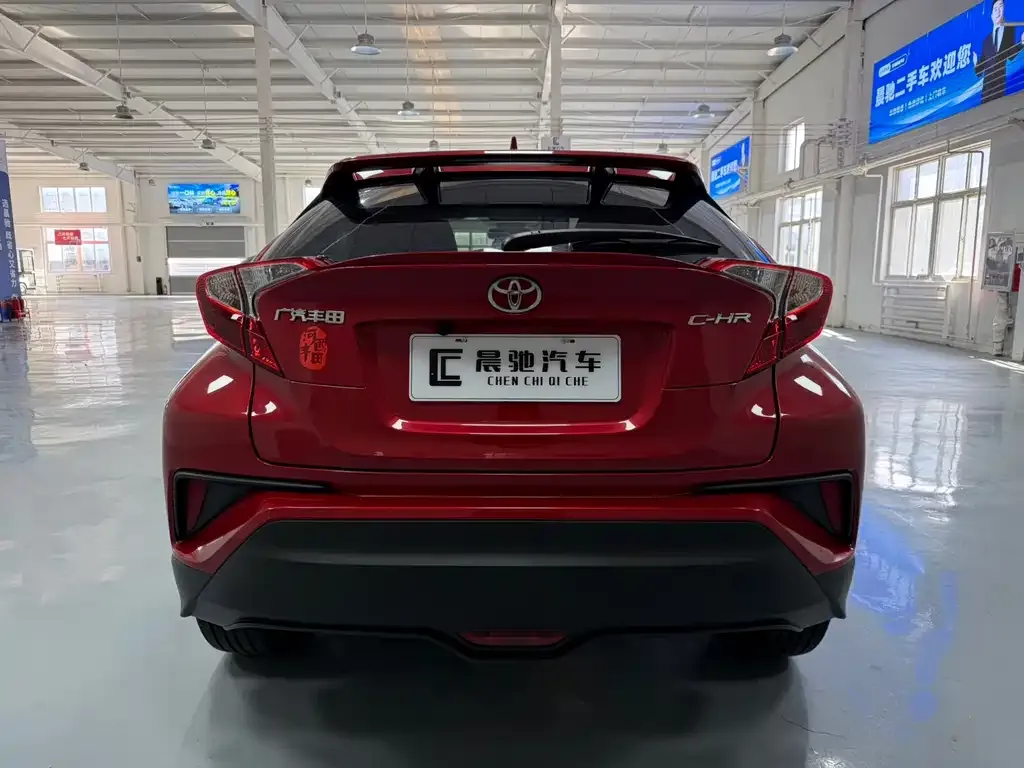 Toyota C-HR — фото 2