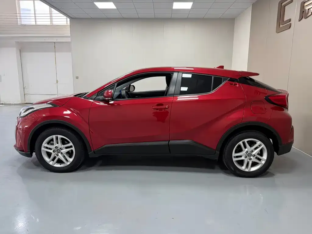 Toyota C-HR — фото 4