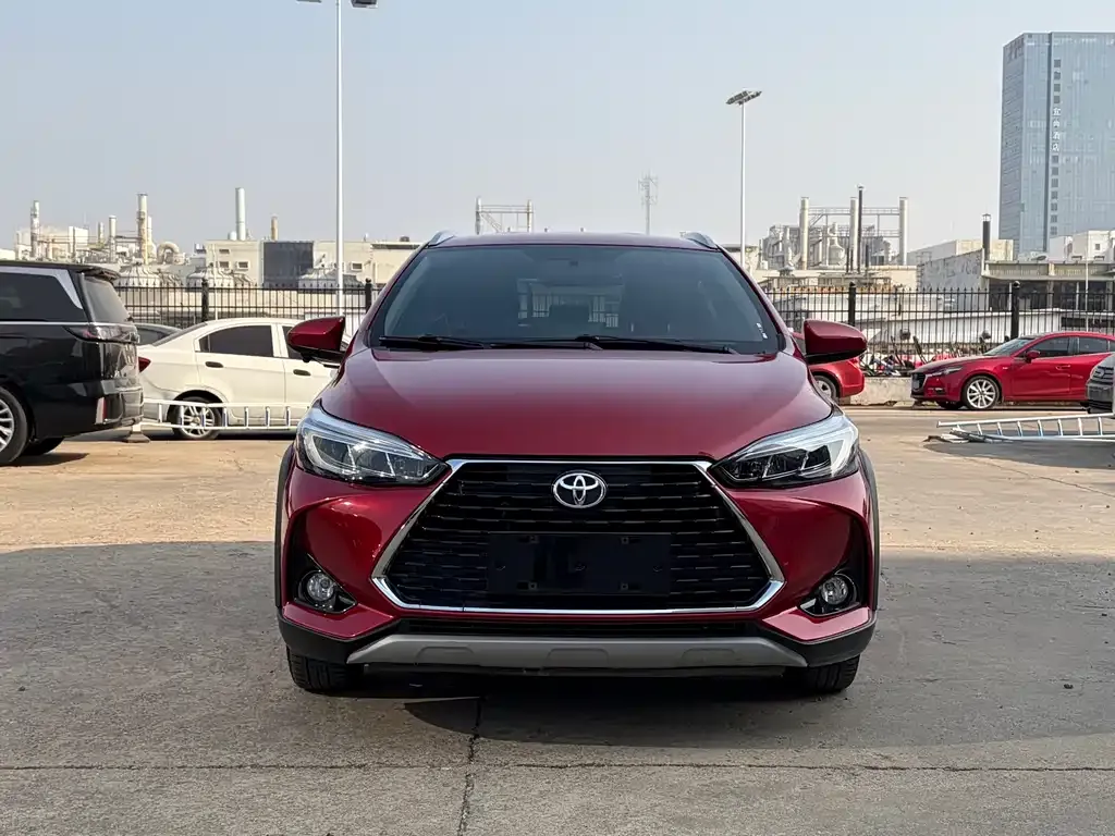 Toyota Yaris L — фото 3