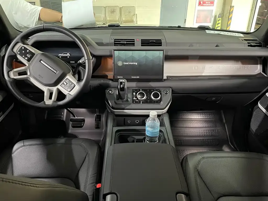 Land Rover Defender — фото 10