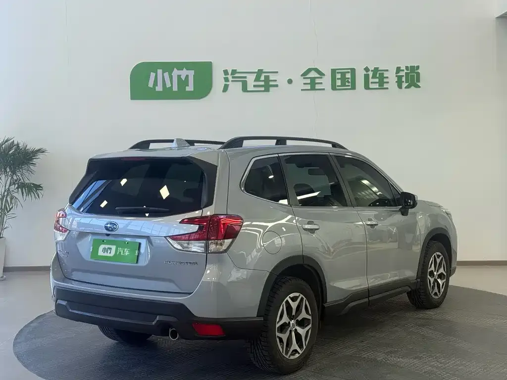 Subaru Forester — фото 5
