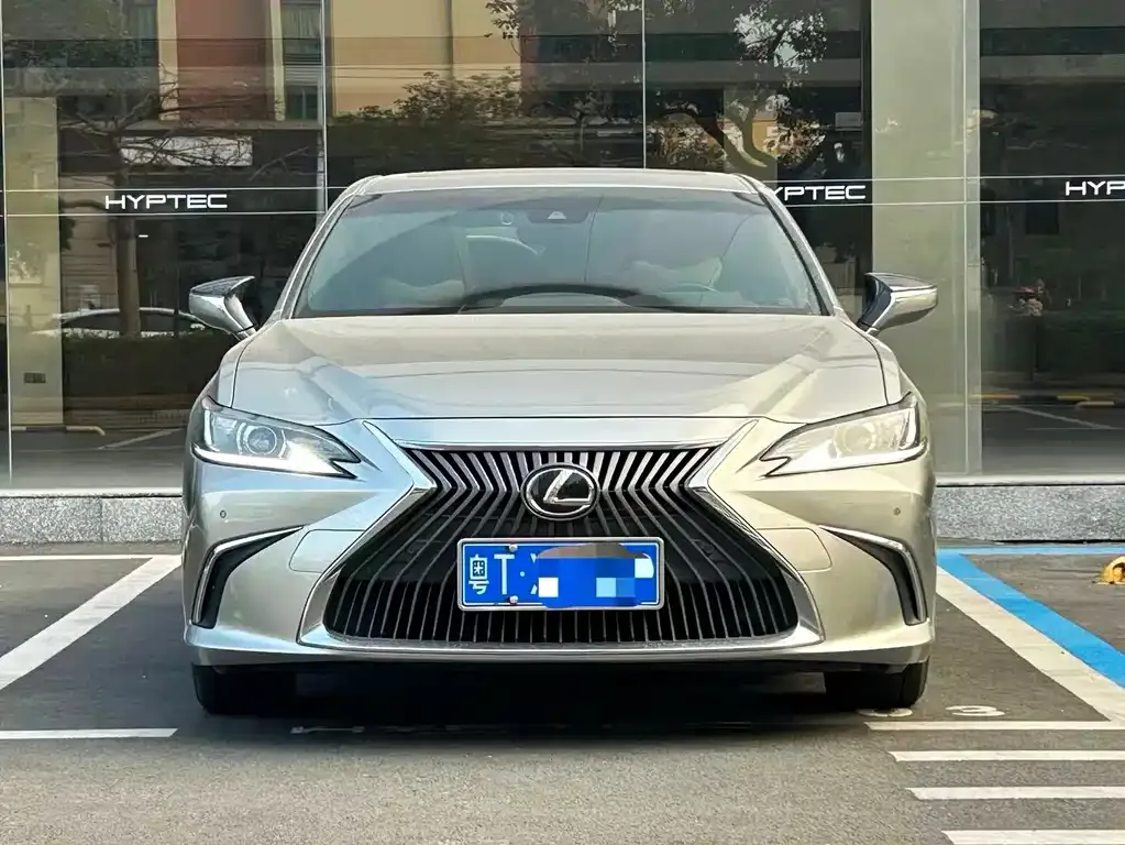 Lexus ES — фото 4