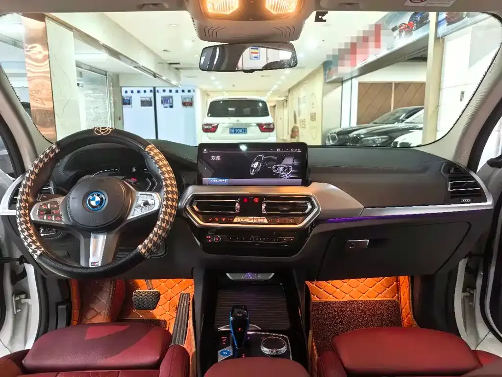 BMW iX3 — фото 9