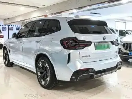BMW iX3 — фото 3