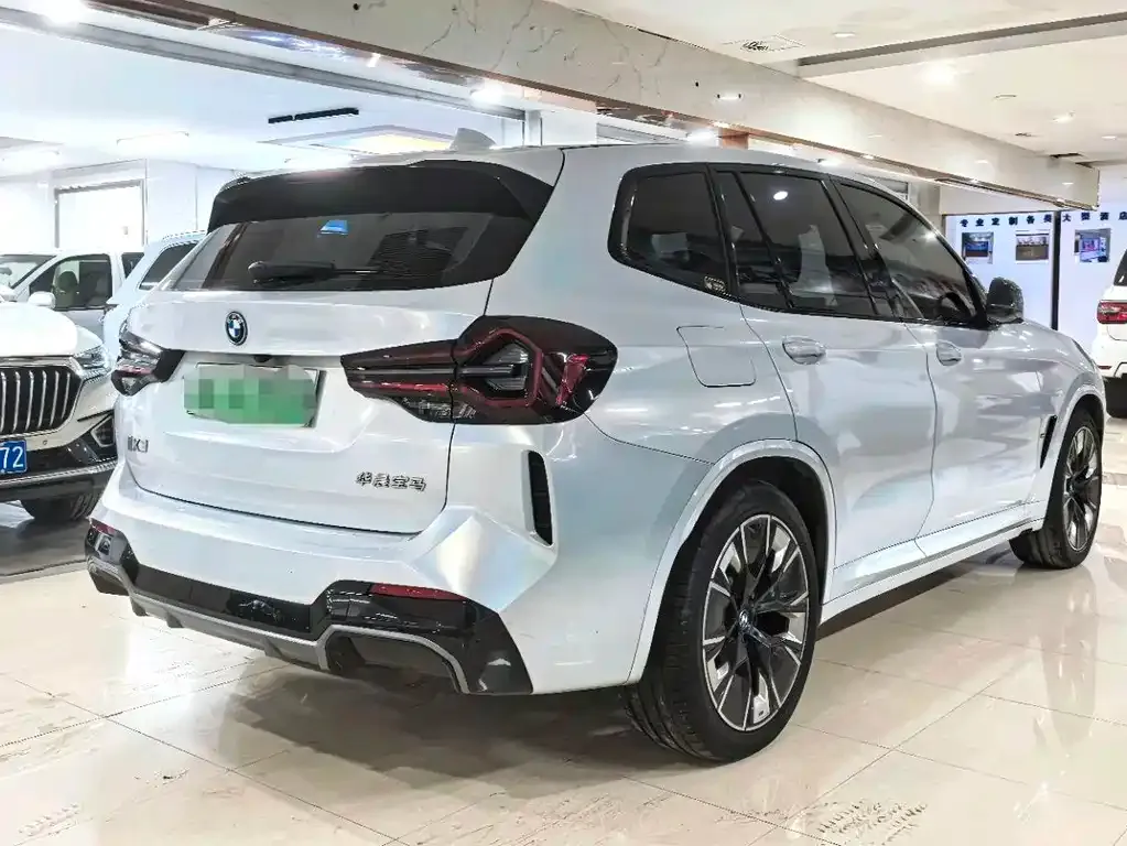 BMW iX3 — фото 4