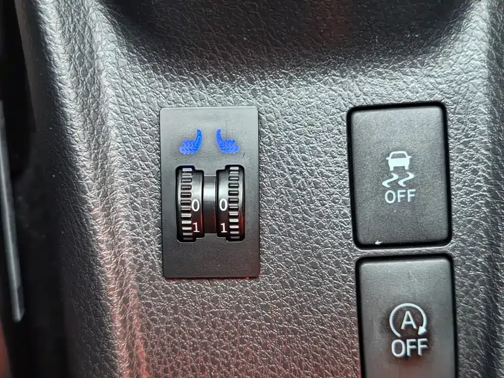 Toyota Yaris L — фото 10