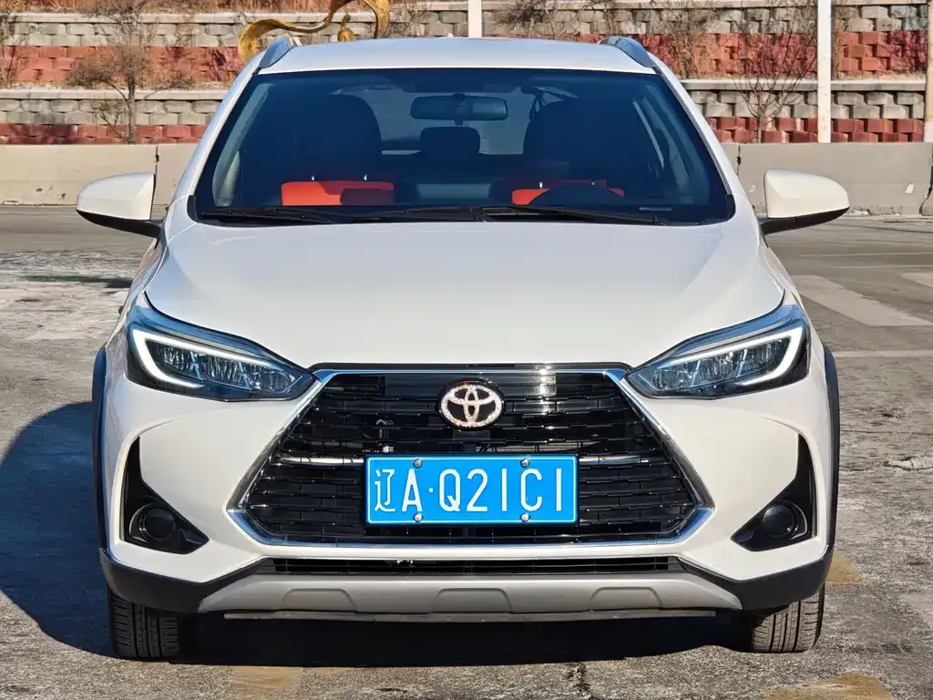 Toyota Yaris L — фото 3