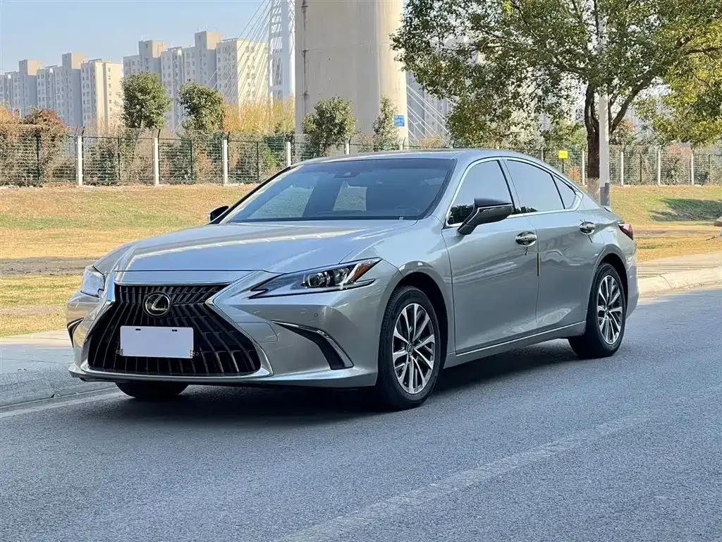Lexus ES — фото 6