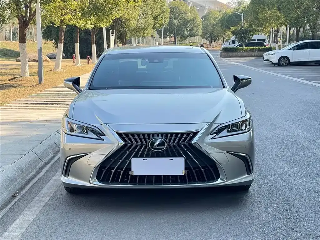 Lexus ES — фото 5