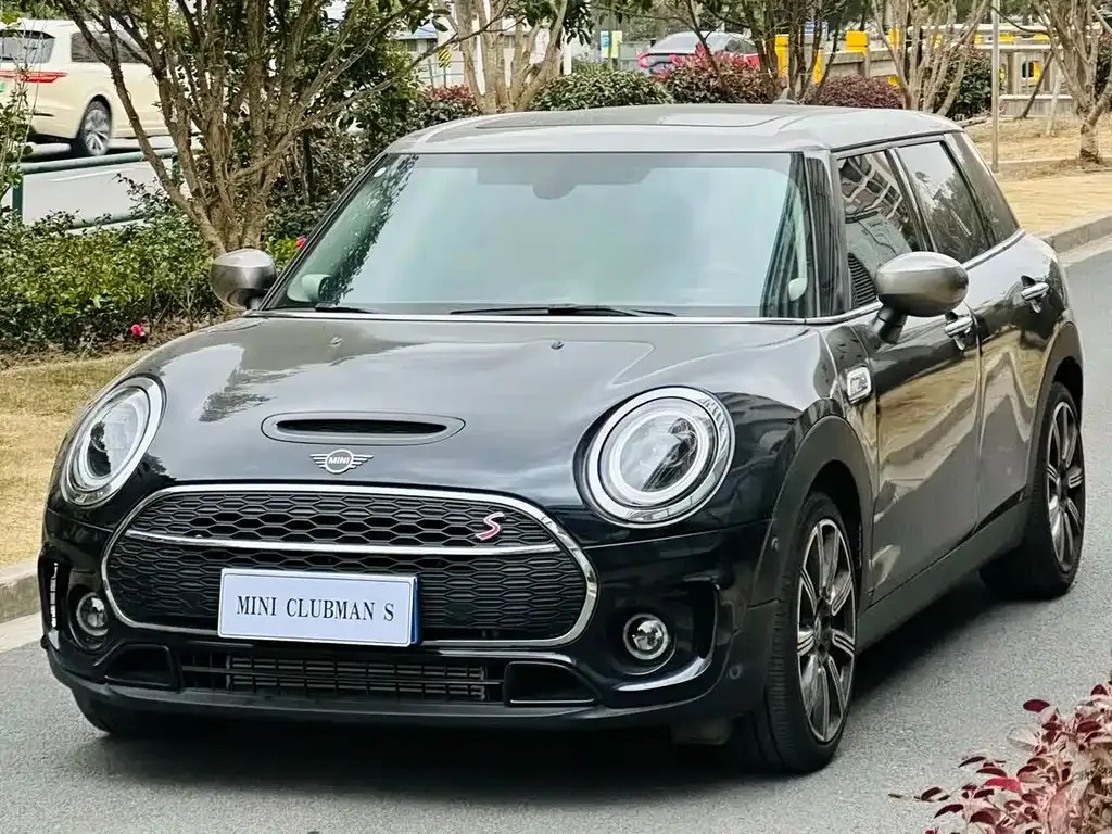 MINI Clubman — фото 1