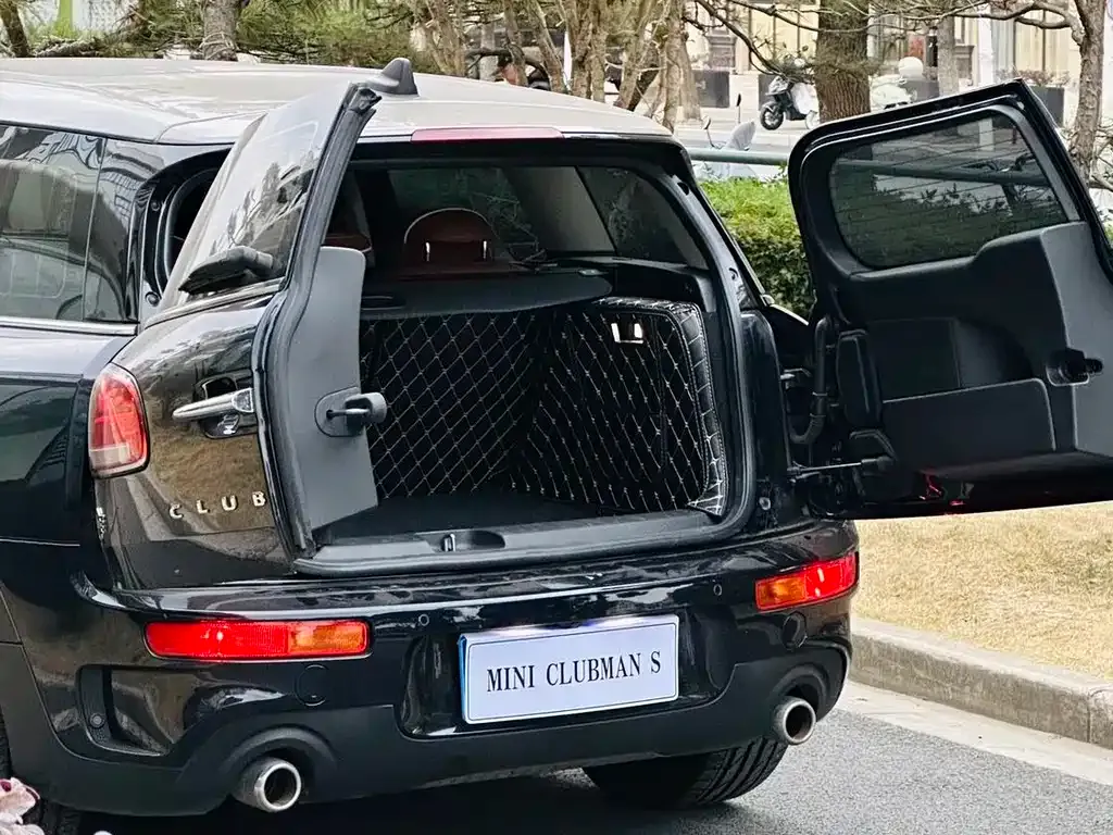 MINI Clubman — фото 3