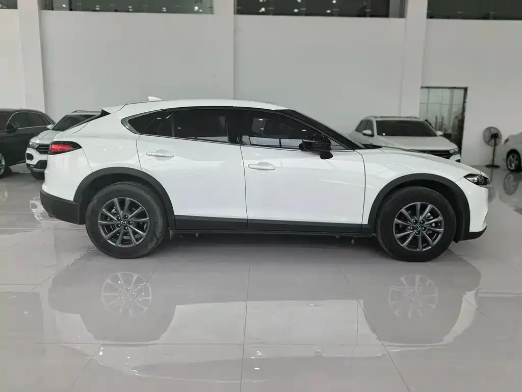 Mazda CX-4 — фото 3