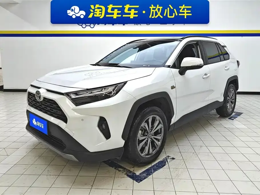 Toyota RAV4 — фото 1