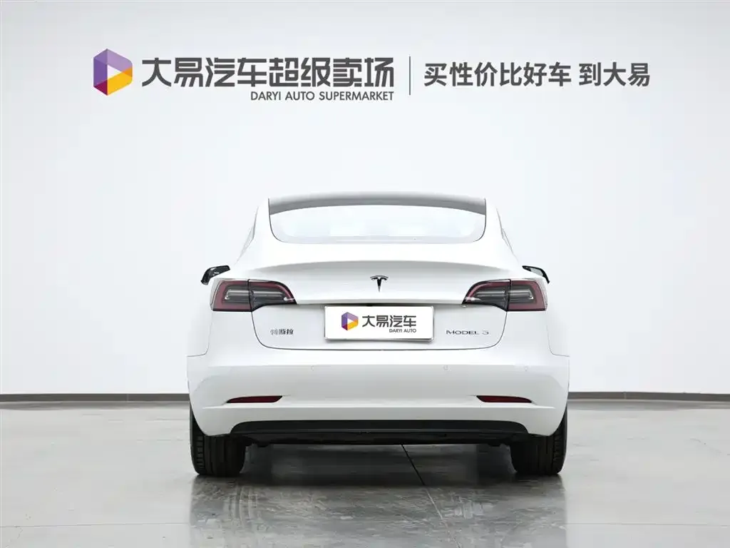 Tesla Model 3 — фото 3