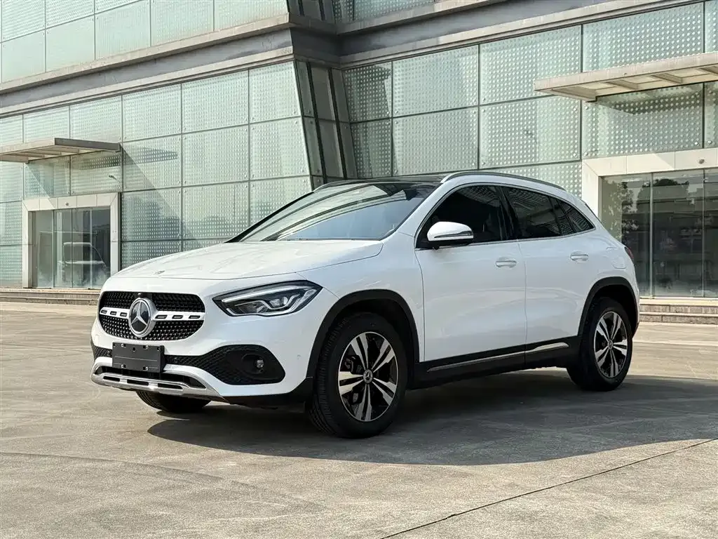 Mercedes-Benz GLA — фото 1