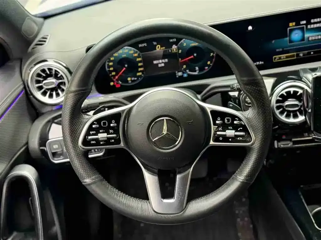 Mercedes-Benz A-Class — фото 10