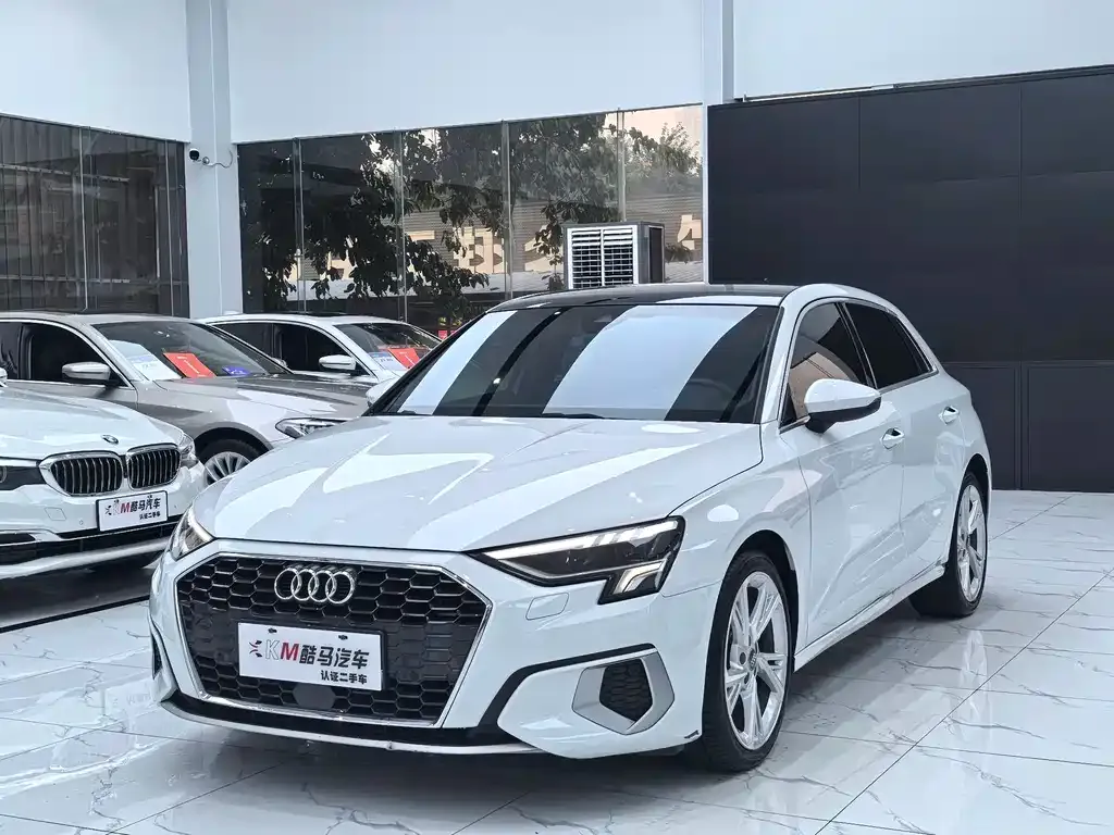 Audi A3 — фото 1