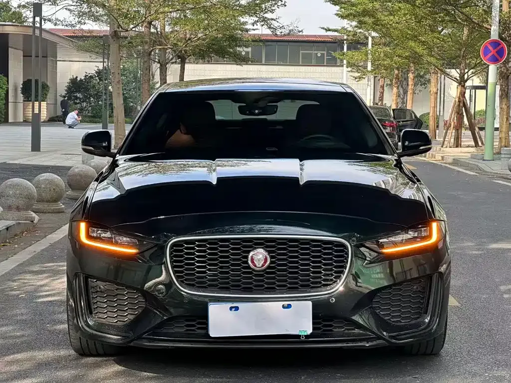Jaguar XEL — фото 10