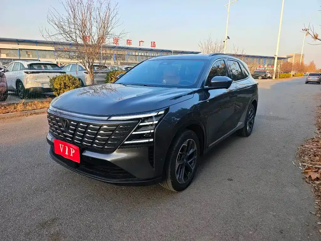 Changan CS75PLUS — фото 1