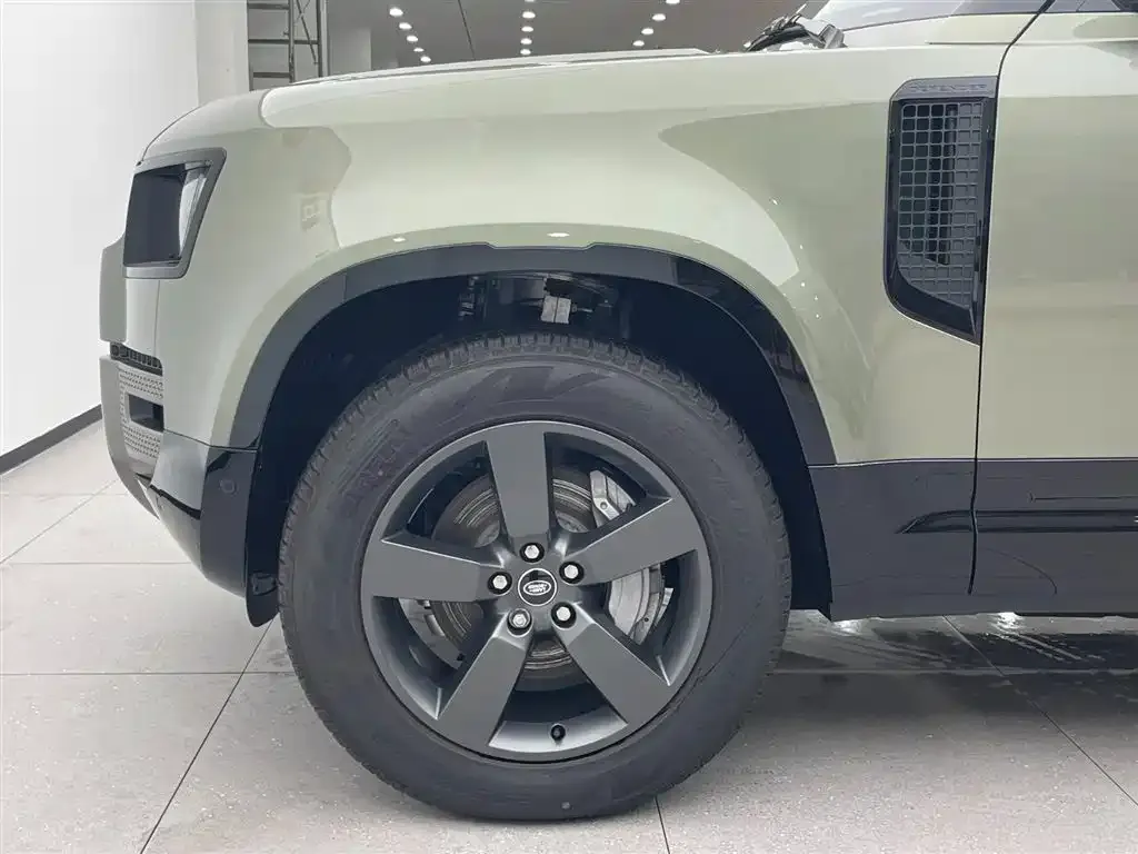 Land Rover Defender — фото 9