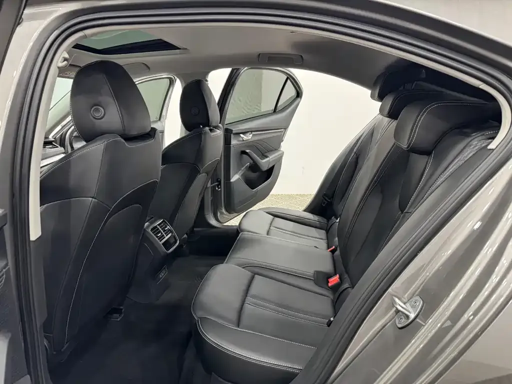 Skoda Octavia — фото 7