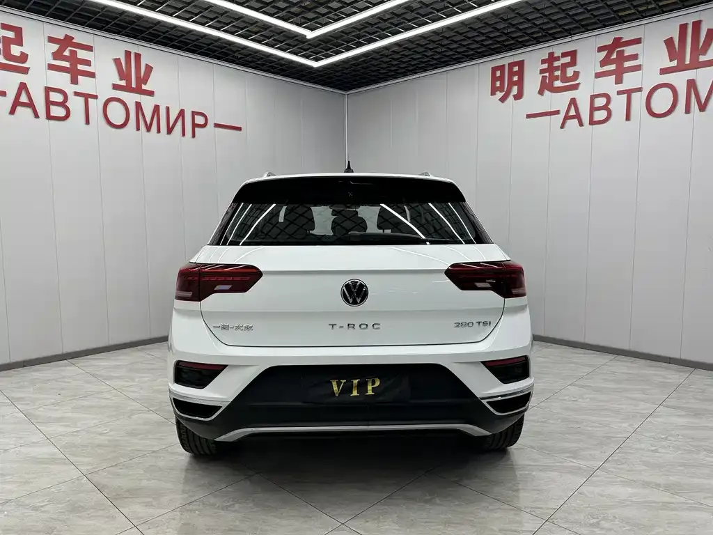 Volkswagen T-Roc — фото 9