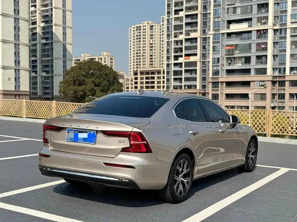 Volvo S60 — фото 4