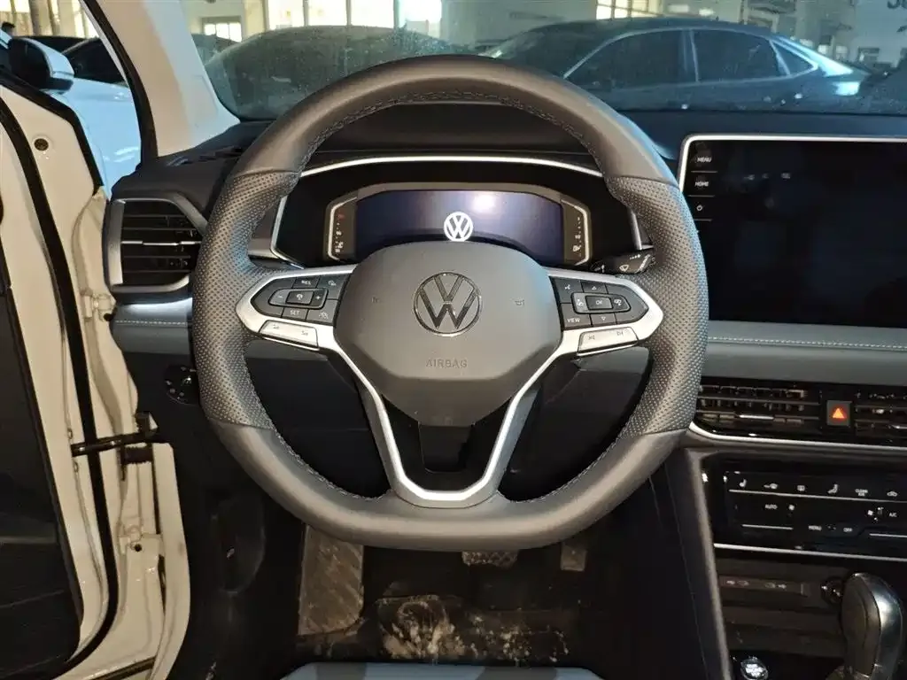 Volkswagen Tharu — фото 3