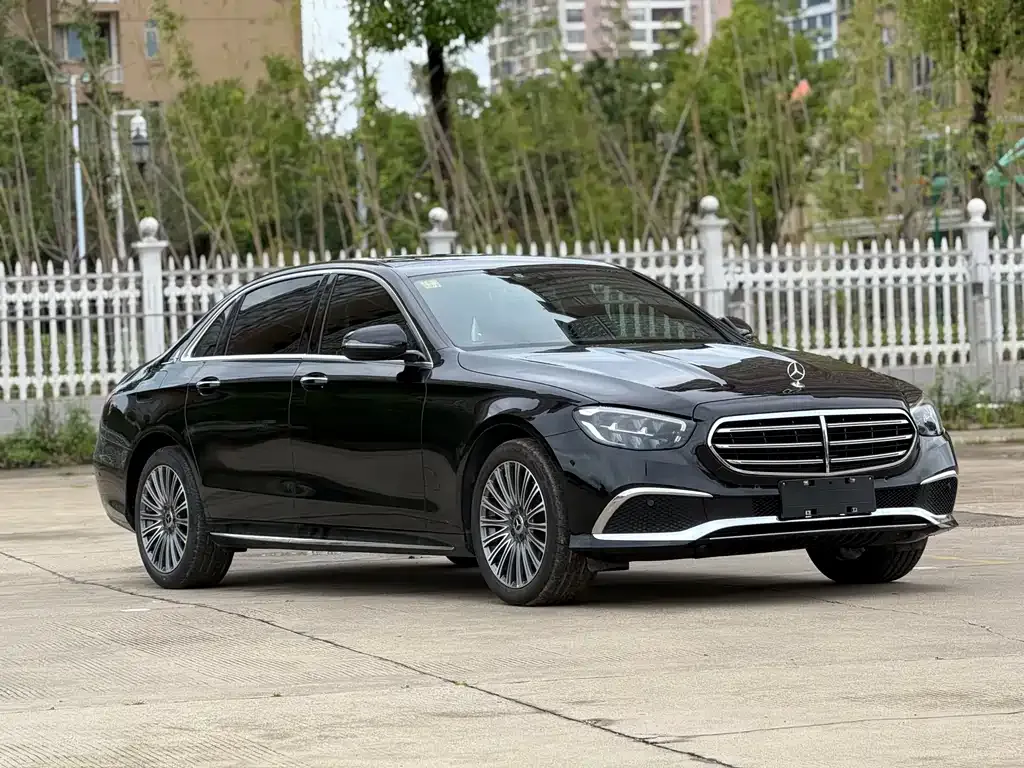 Mercedes-Benz E-Class — фото 10
