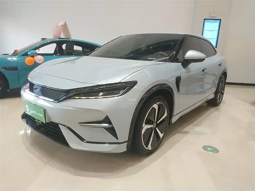 BYD L EV — фото 1