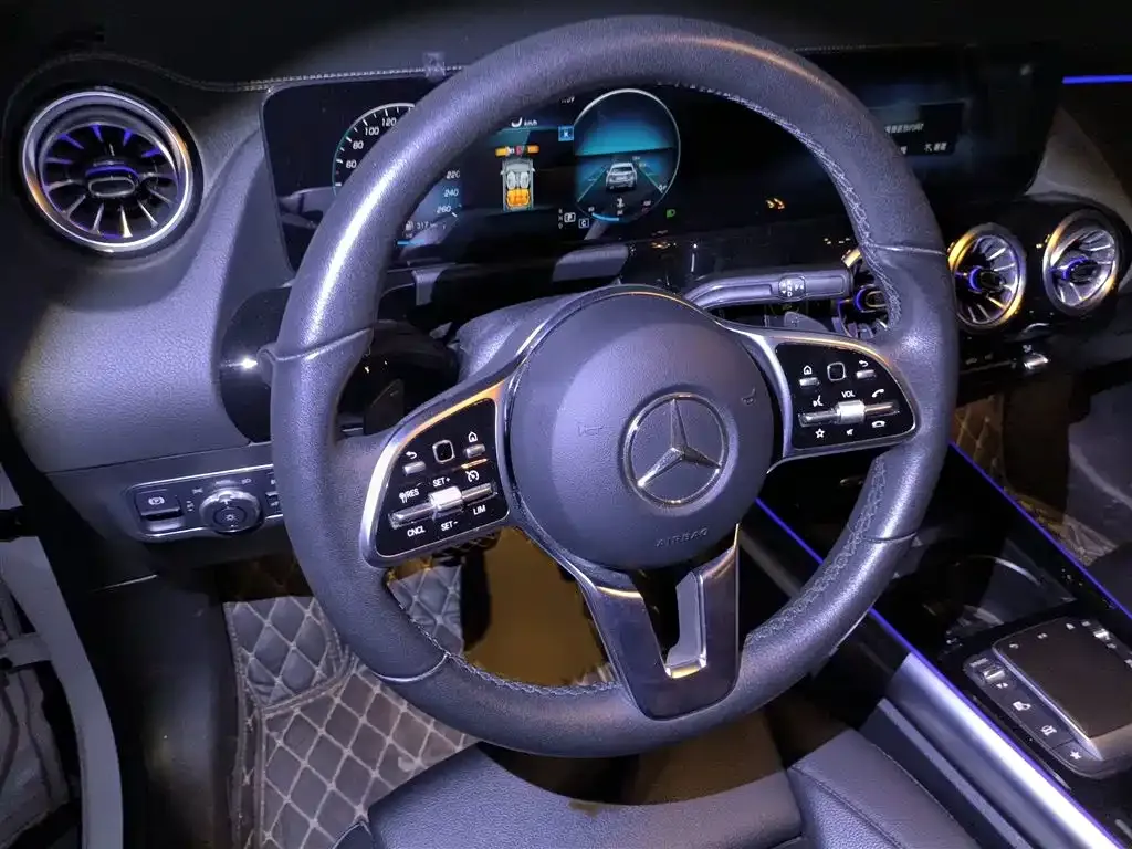 Mercedes-Benz GLA — фото 10