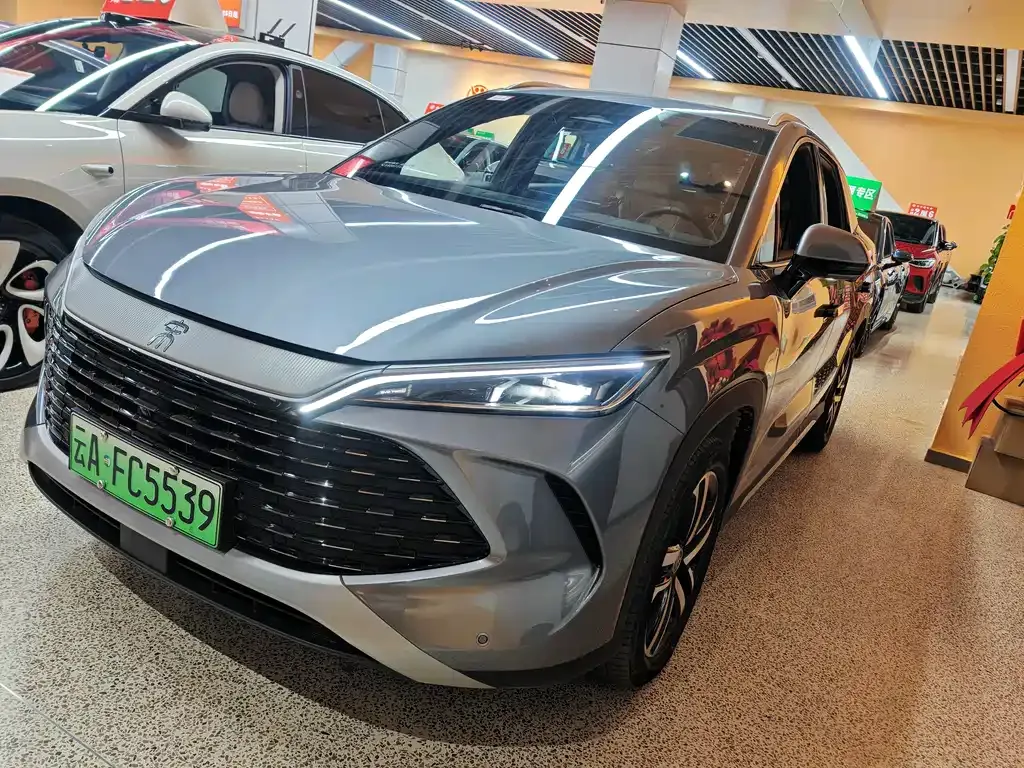 BYD L DM-i — фото 1
