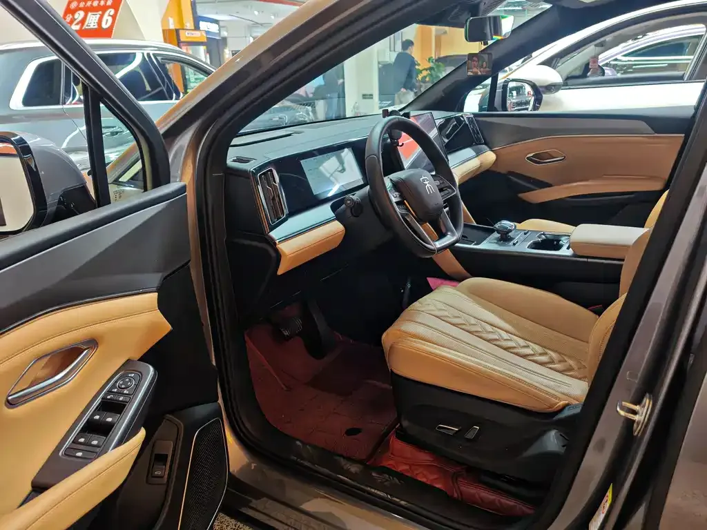 BYD L DM-i — фото 3