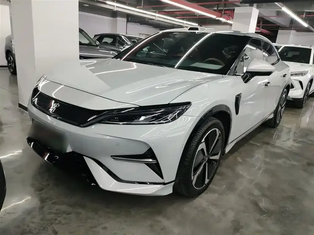 BYD L EV — фото 10