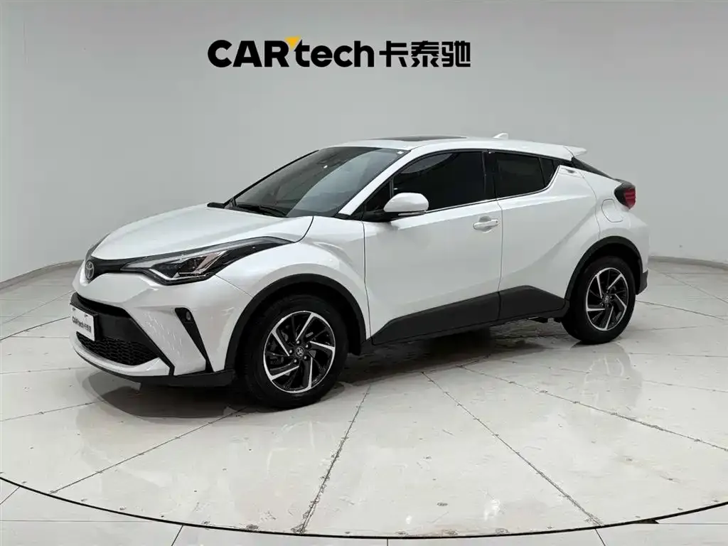 Toyota C-HR — фото 1