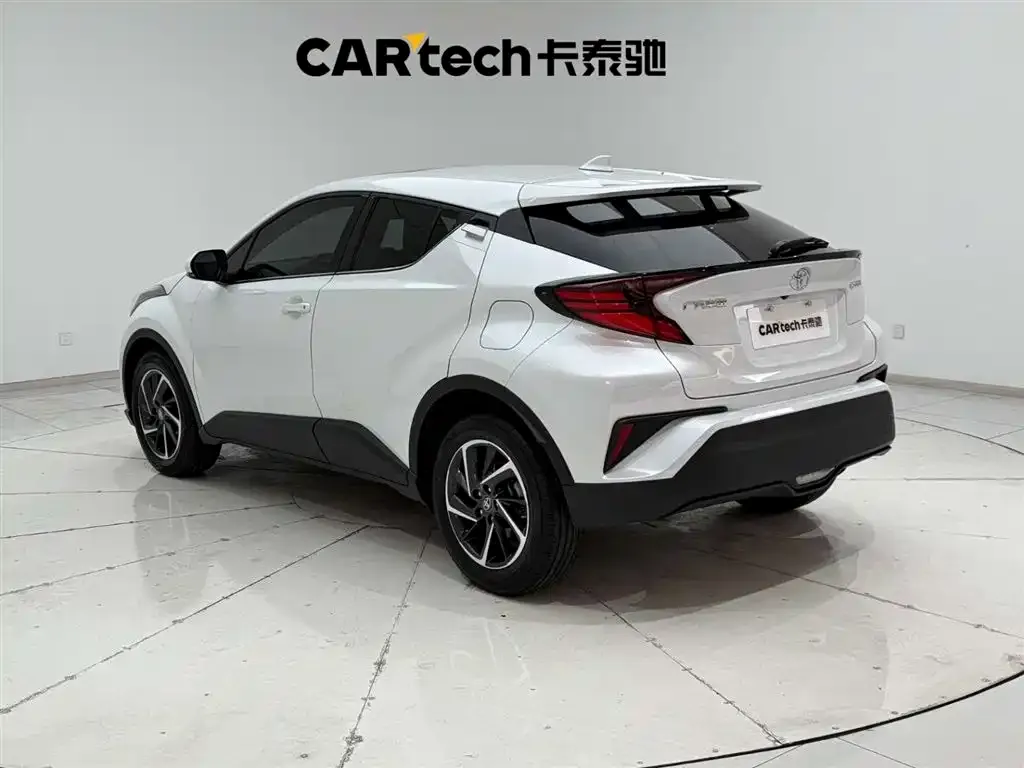 Toyota C-HR — фото 6