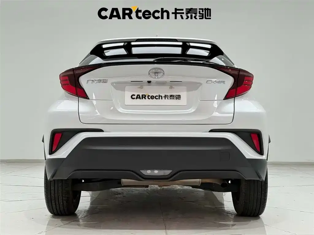 Toyota C-HR — фото 9