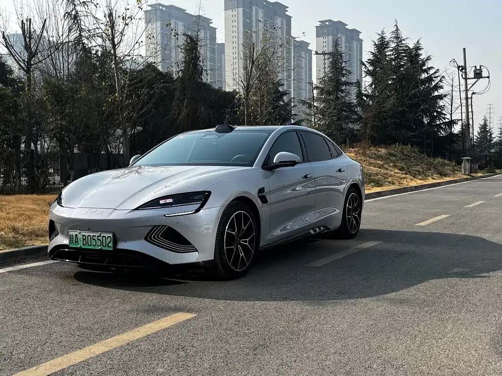 BYD Seal — фото 1