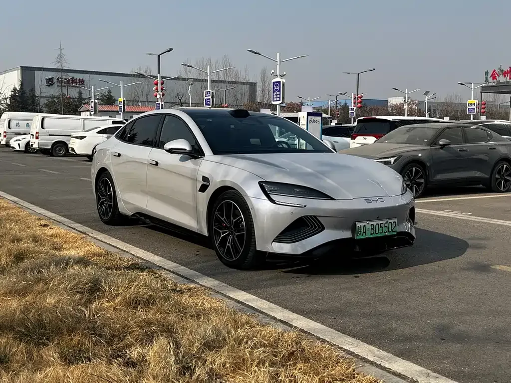 BYD Seal — фото 7