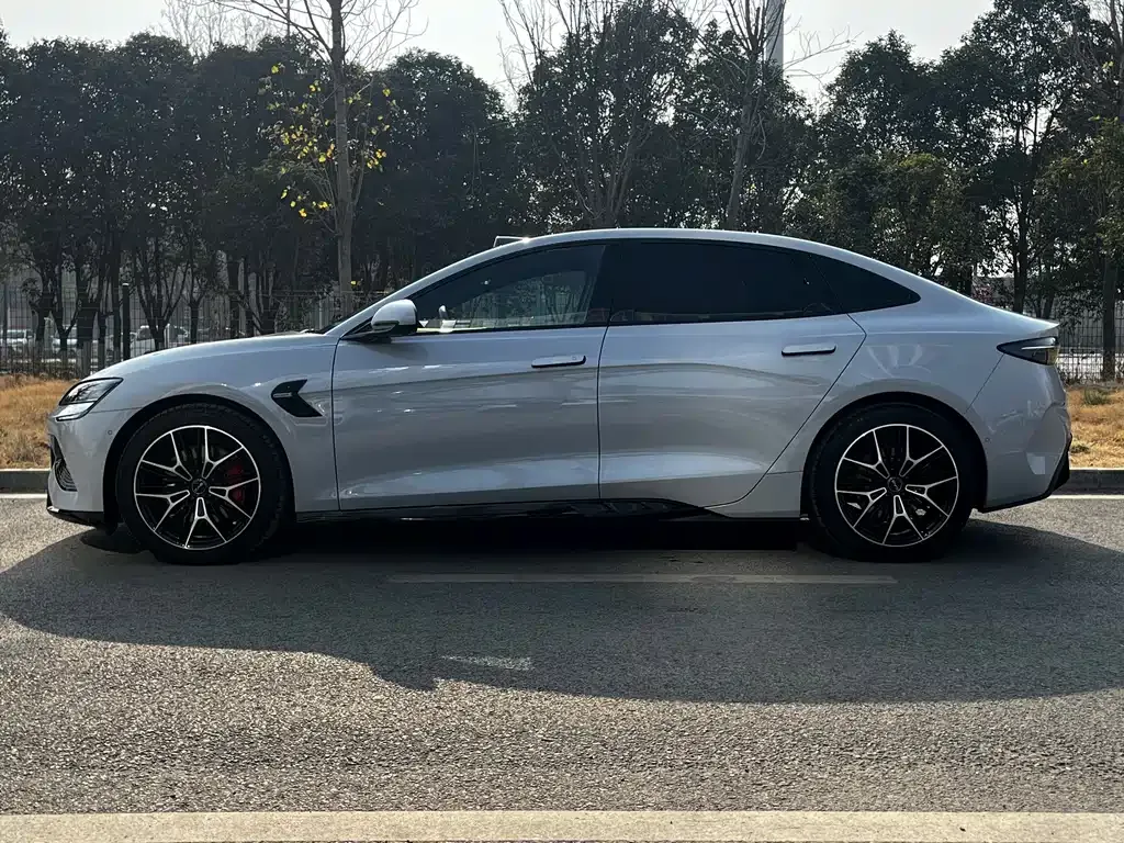 BYD Seal — фото 9