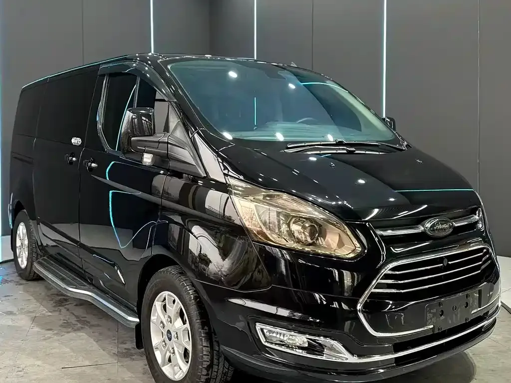 Ford Tourneo — фото 2