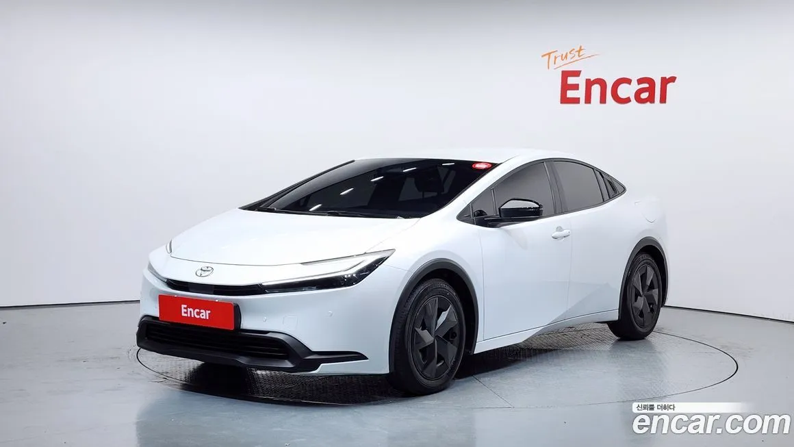 Toyota Prius — фото 1